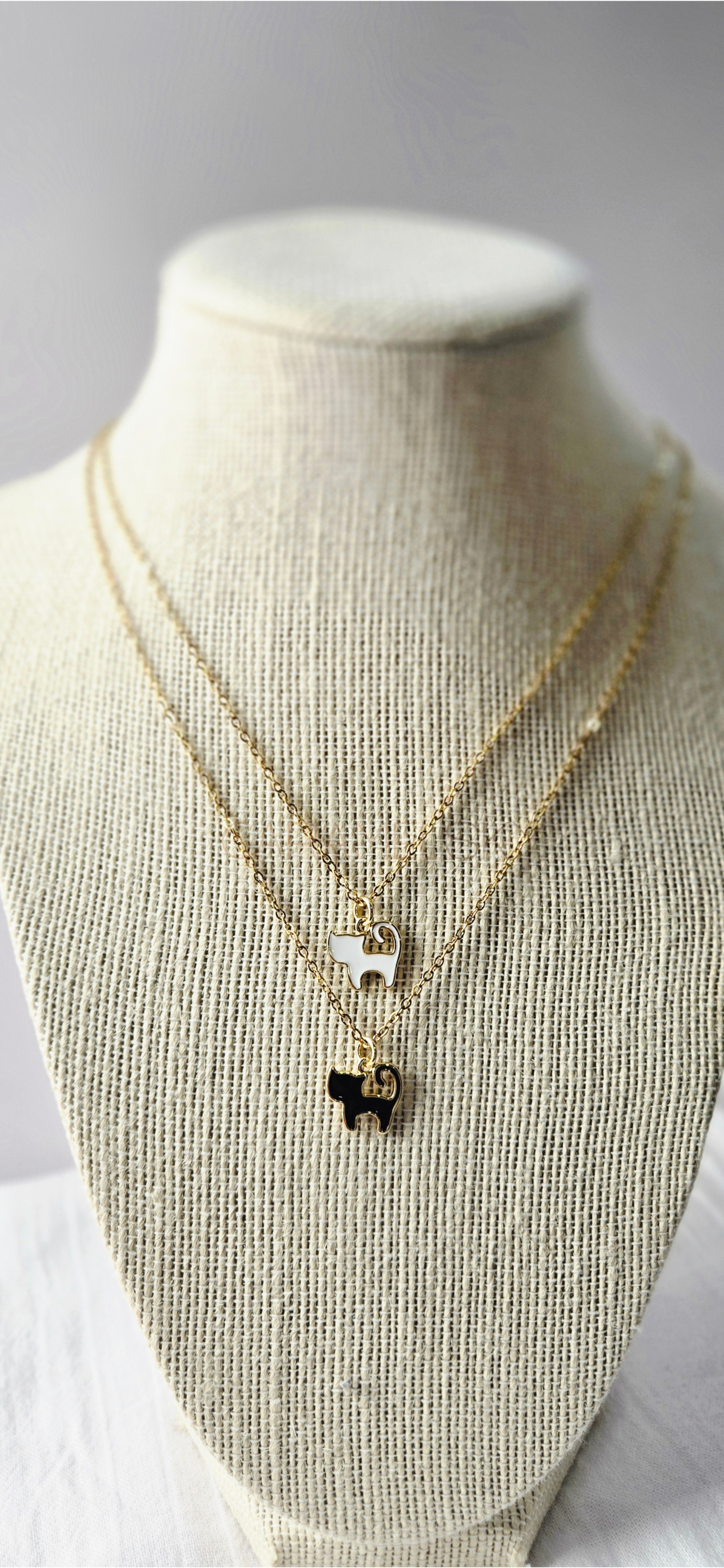 Minimalist Cat Necklace – 18K Gold Plated Pendant, Cat Lover: Black